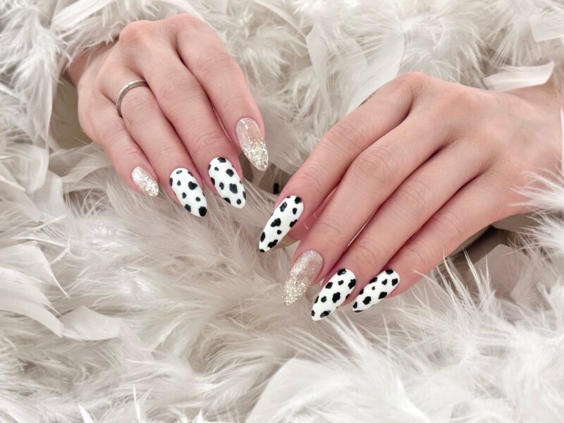ダルメシアン柄ネイル